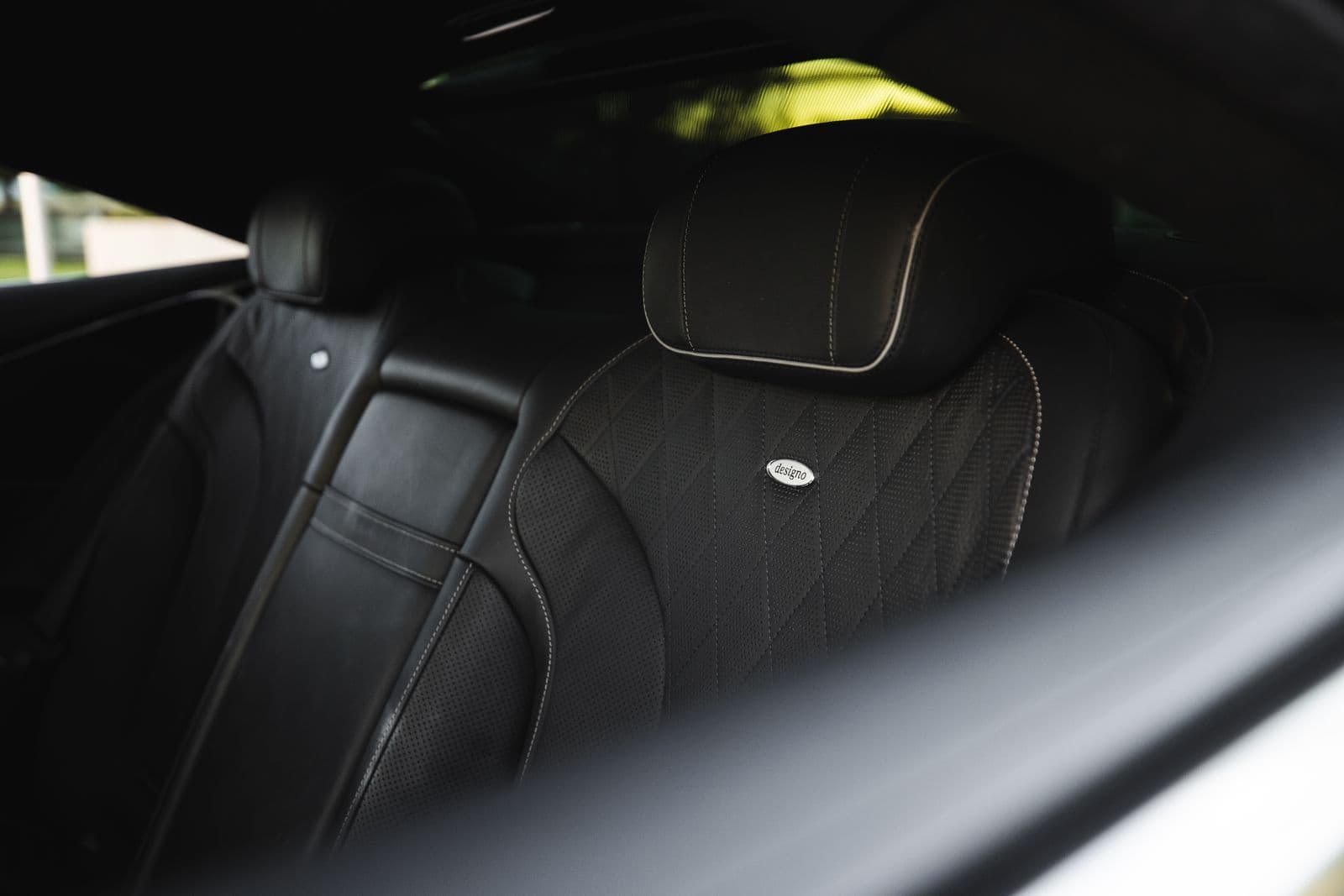 Mercedes-Benz quilted leather seat in black
